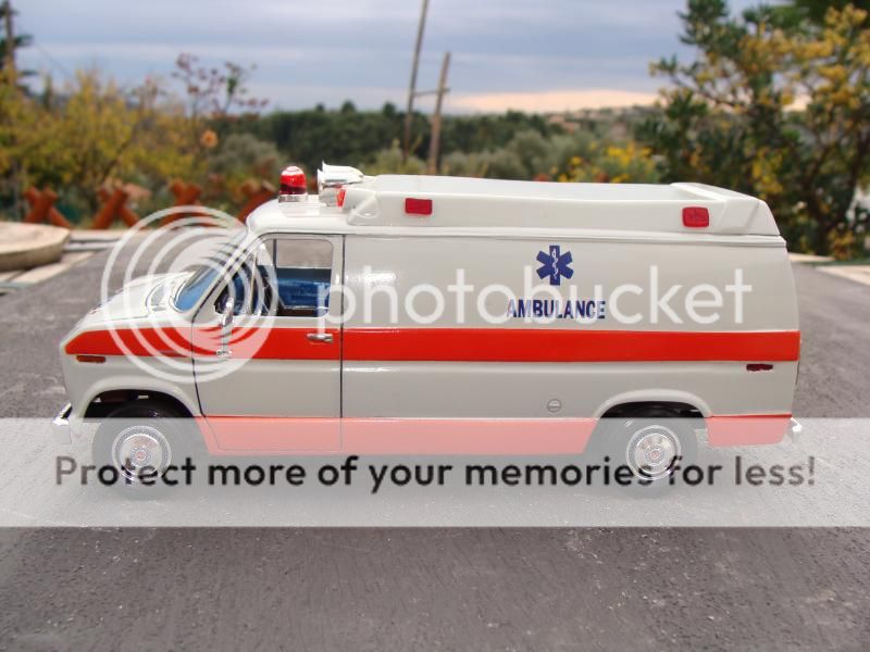 Ford Econoline 75 Ambulance DSC07926_zpsd2d1f3ce