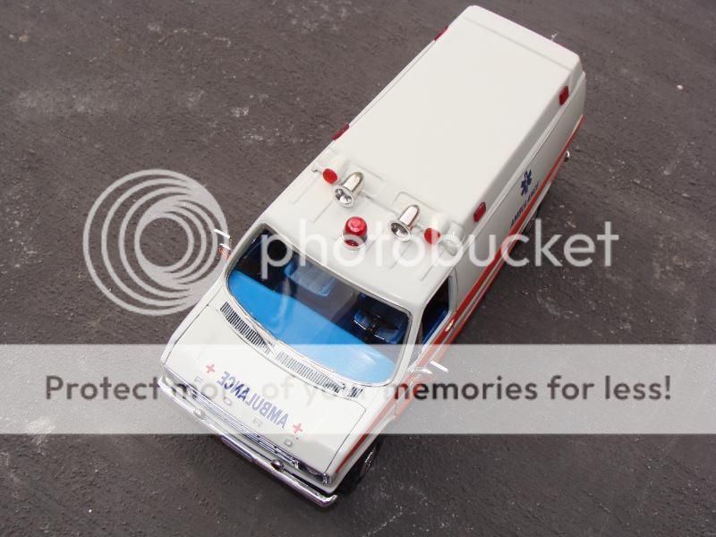 Ford Econoline 75 Ambulance DSC07927_zps5d529ff4