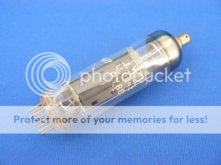 PY88 ITT Lorenz TUBE = 30AE3 = 26AE6  