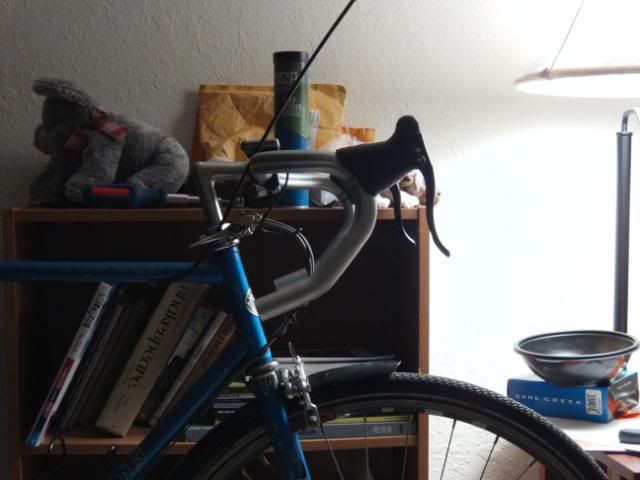how to tighten brake levers on a road bike