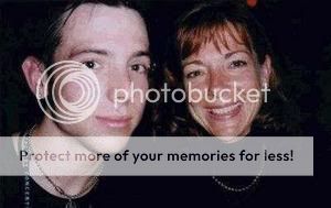 http://img.photobucket.com/albums/v710/girlonfire_2005/billy20mom.jpg