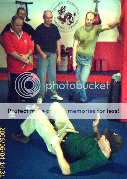 Edged weapon defence seminar Loughborough 2006 Groundknife-s