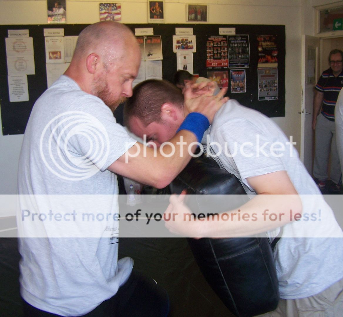 12th International Combatives Seminar + AAR Nigeduringkneestrikes_zpsc2b0fc9e