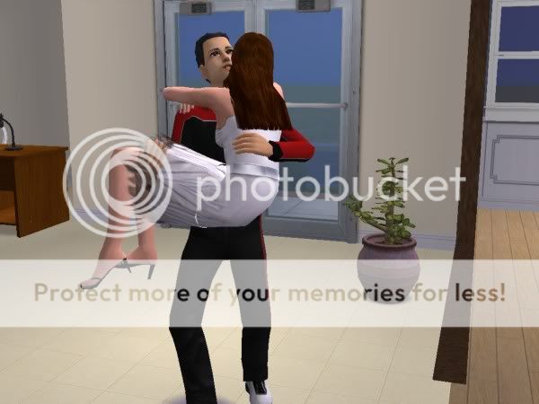 http://img.photobucket.com/albums/v714/TorieTorie/sims/snapshot_500cf425_90151215.jpg