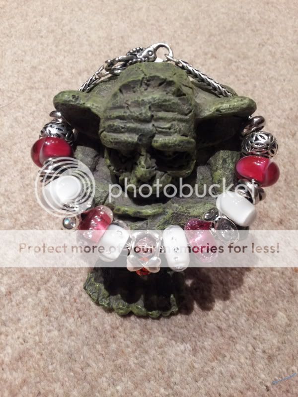 Troll guarding beads :-) 2011-06-02215256-1