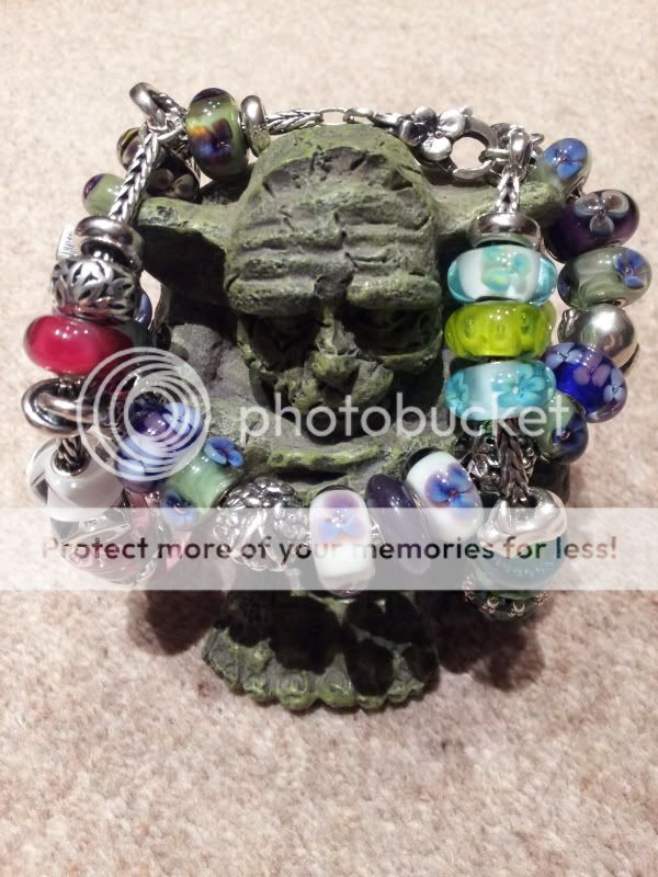 Troll guarding beads :-) 2011-06-02220538