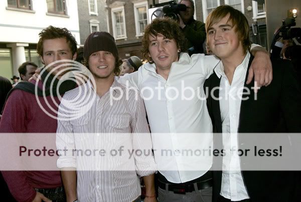 OMFG McFLY - Page 6 51799286MissIsi422200850605PM