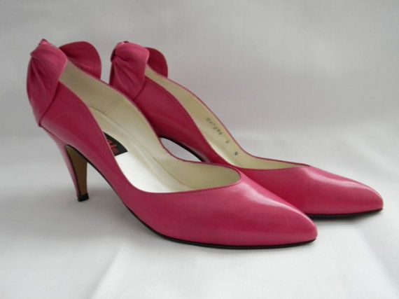 heels bow on back